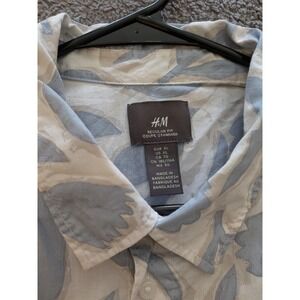 HM Mens XL‎ Regular Fit Short Sleeve Button Down Shirt Blue White Floral Tulip